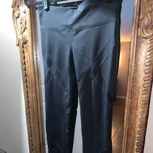 Gap Fit gfast black leggings- worn twice!